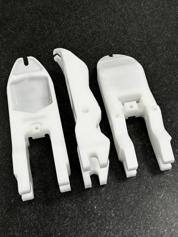 医疗设备用 PTFE/PEEK 精密夹爪